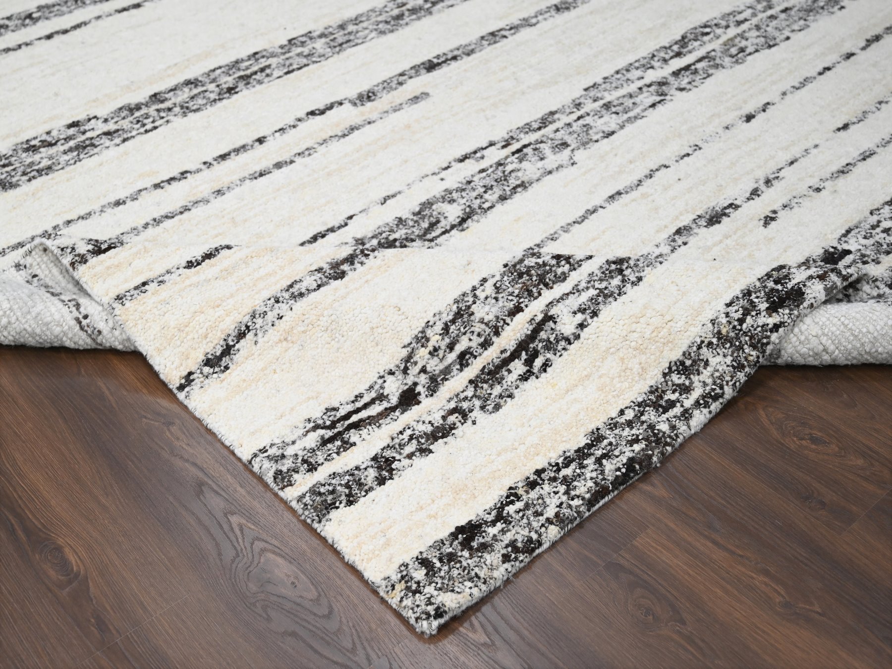 Modern & Contemporary Rugs LUV757953